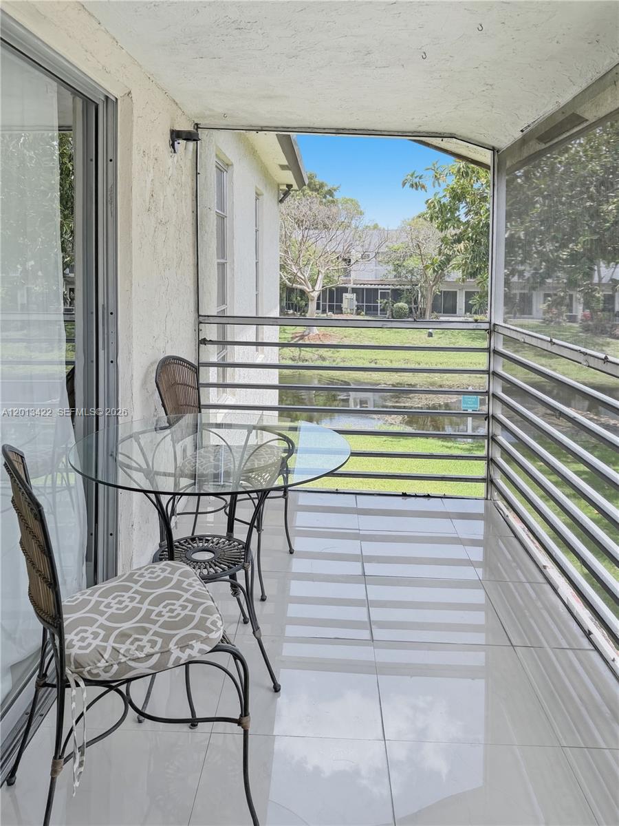 LAURELS AT MARGATE CONDO - Residential