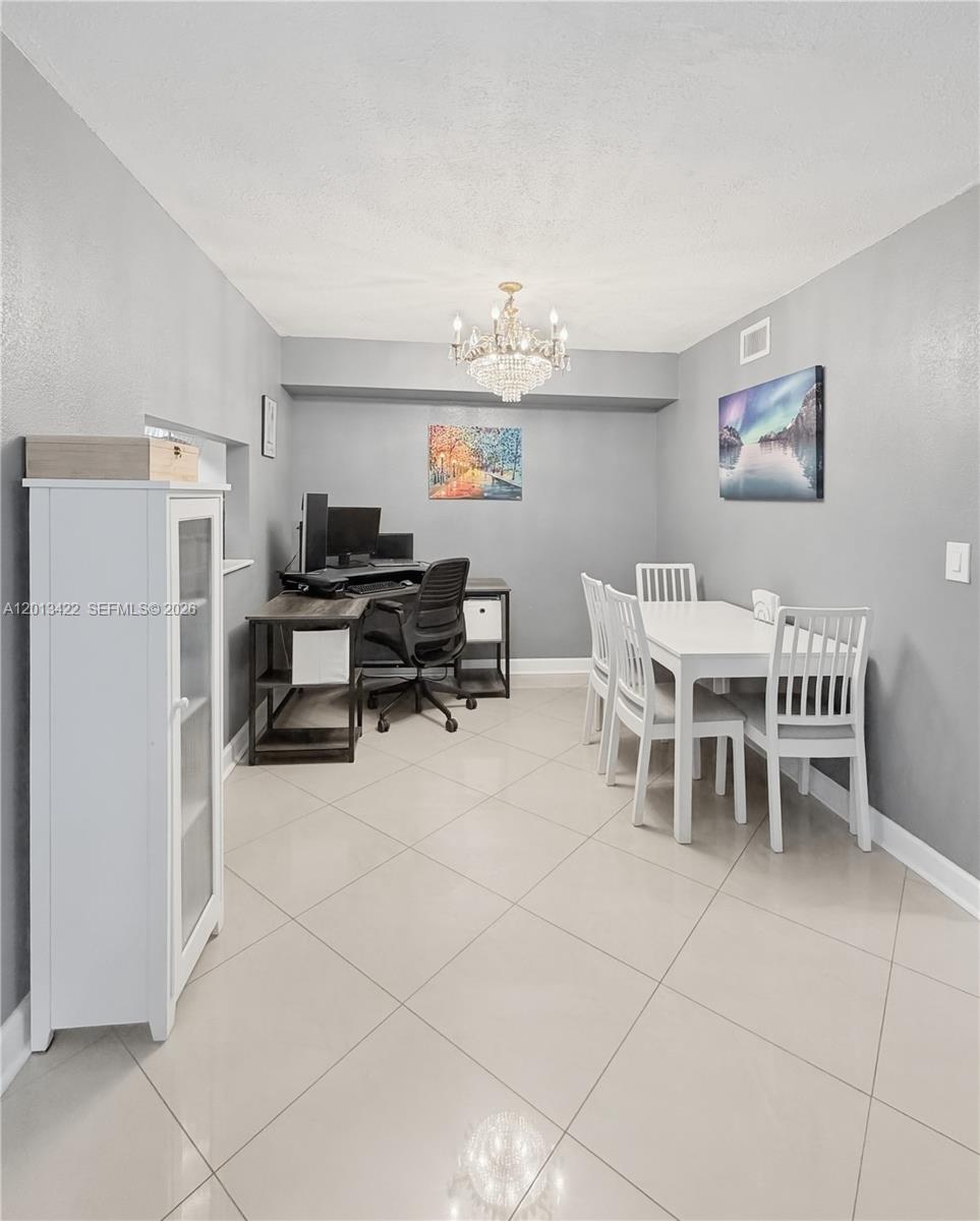 406 N Laurel Dr 207