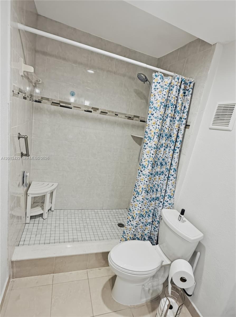 LAURELS AT MARGATE CONDO - Residential