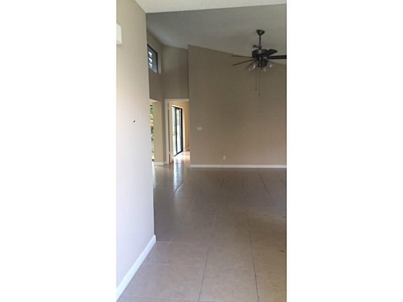 CORAL SPRINGS LAKES 68-12 - Residential