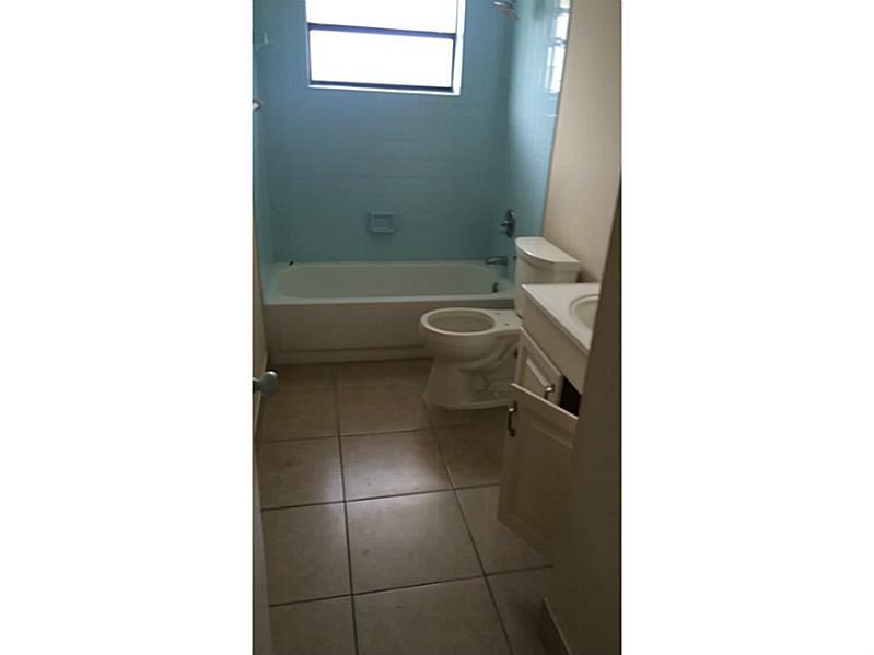 CORAL SPRINGS LAKES 68-12 - Residential