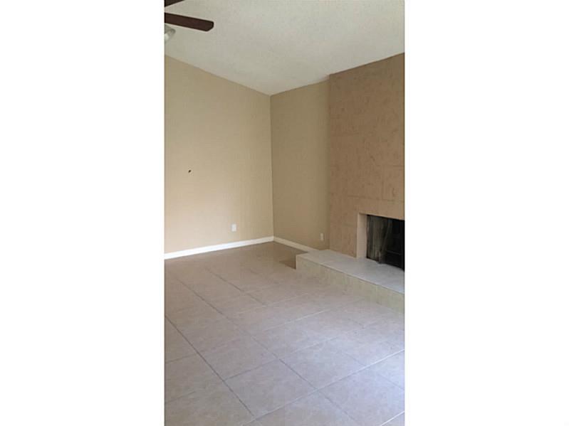 CORAL SPRINGS LAKES 68-12 - Residential