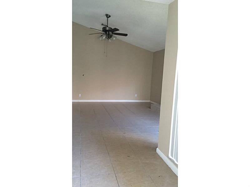 CORAL SPRINGS LAKES 68-12 - Residential