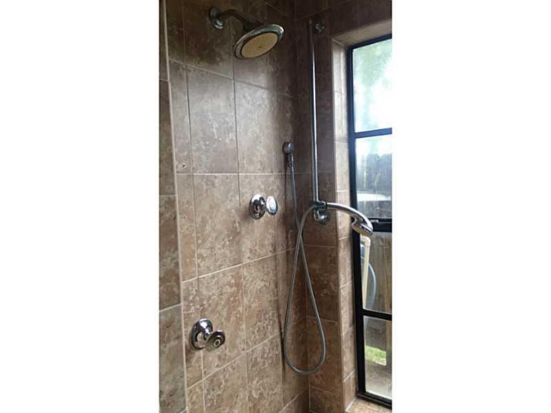 CORAL SPRINGS LAKES 68-12 - Residential