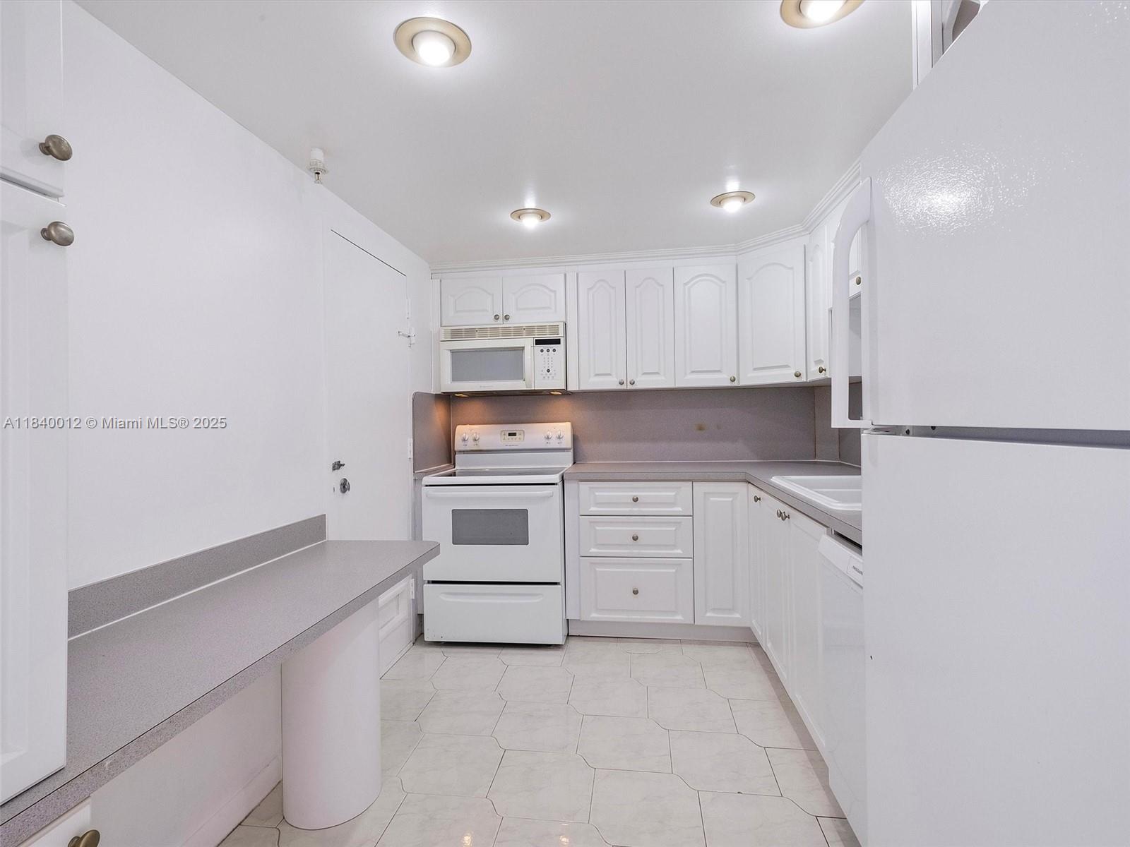 COASTAL TOWERS CONDO - Residential