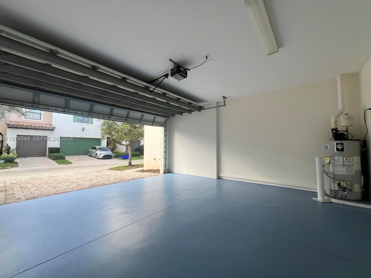 OAKLAND SAWGRASS EXPRESSW - Residential