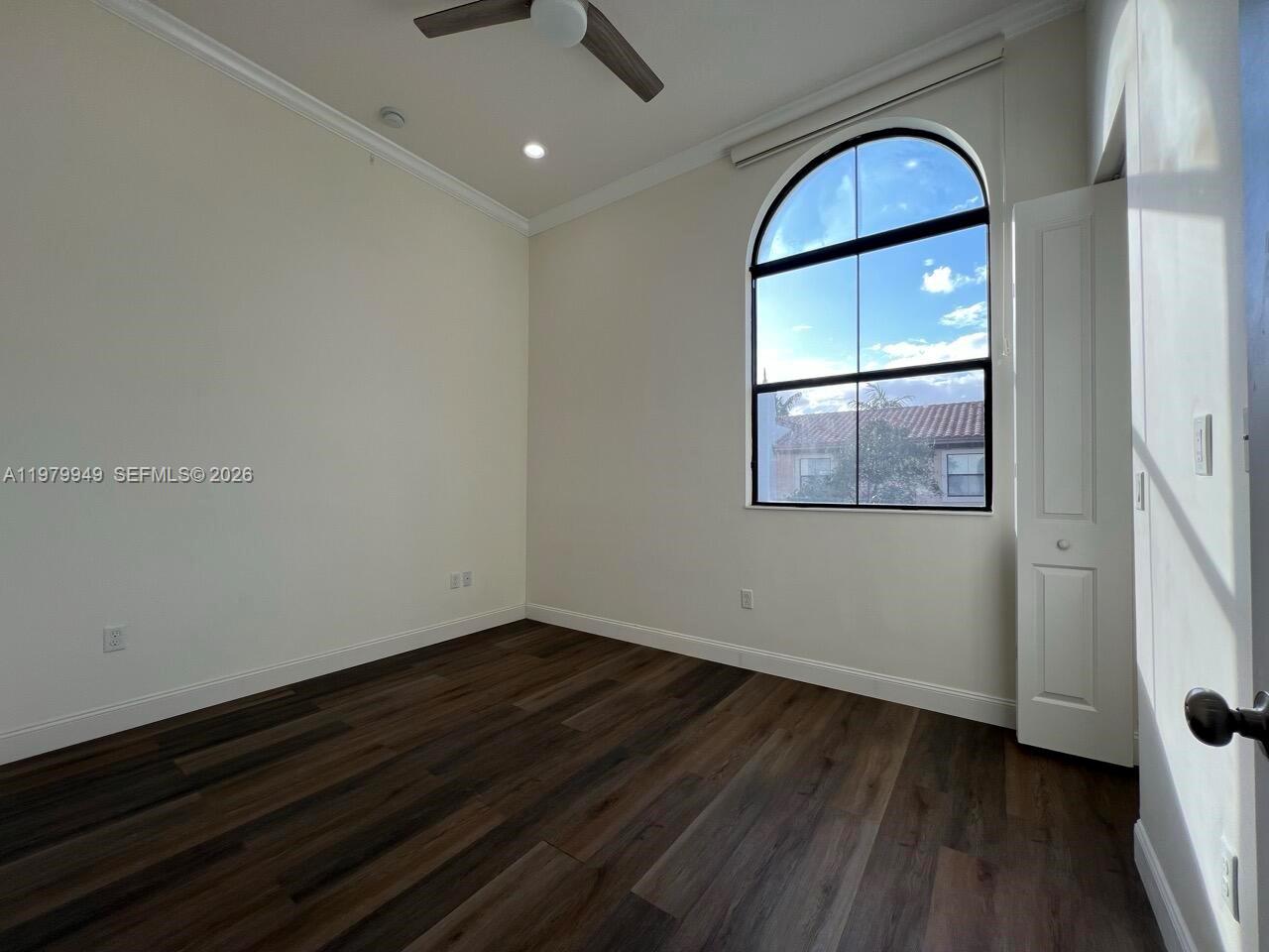 OAKLAND SAWGRASS EXPRESSW - Residential