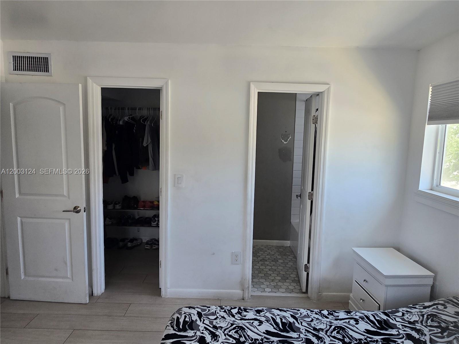 THE SPRINGS CONDO - Residential Lease