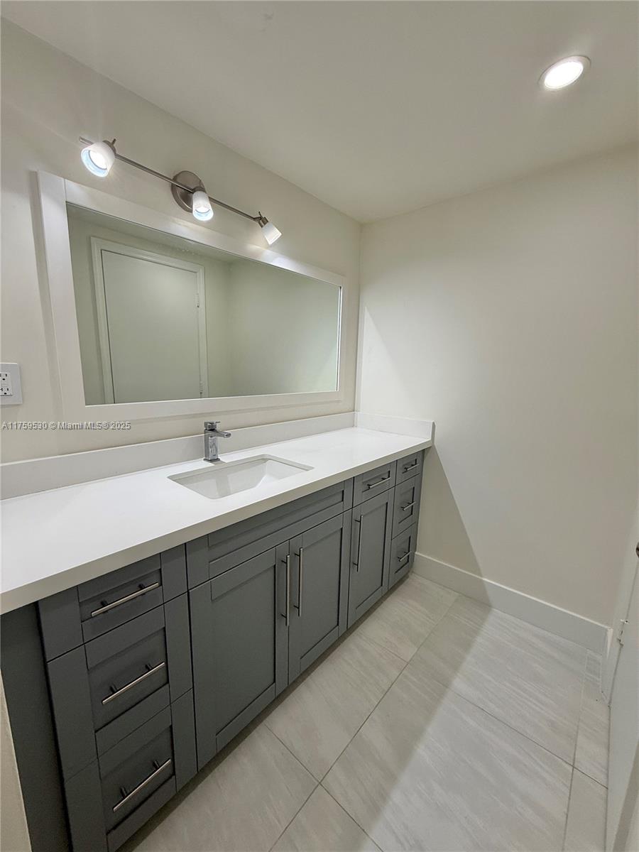 401 BLU OF NORTH BEACH CO - Residential