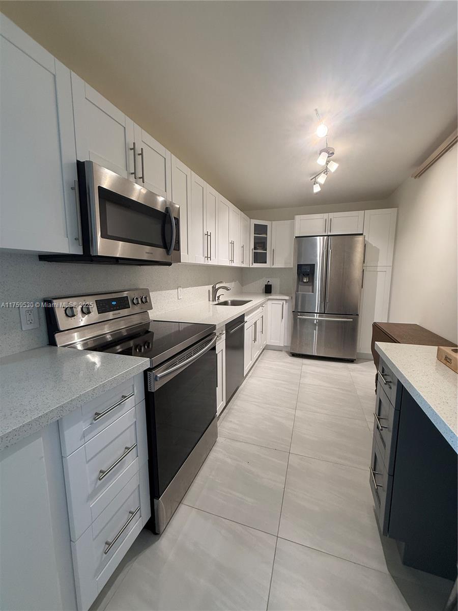 401 BLU OF NORTH BEACH CO - Residential