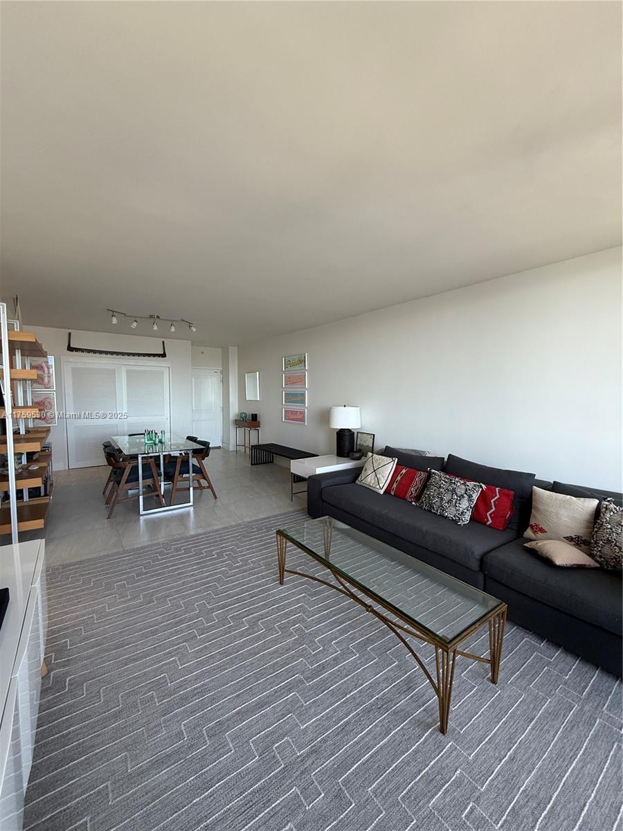 401 BLU OF NORTH BEACH CO - Residential