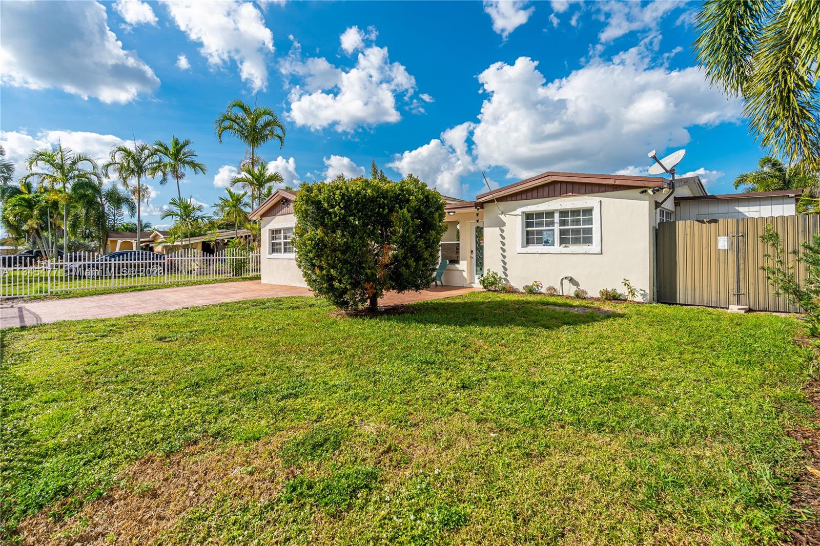 DRIFTWOOD PLAZA - Residential