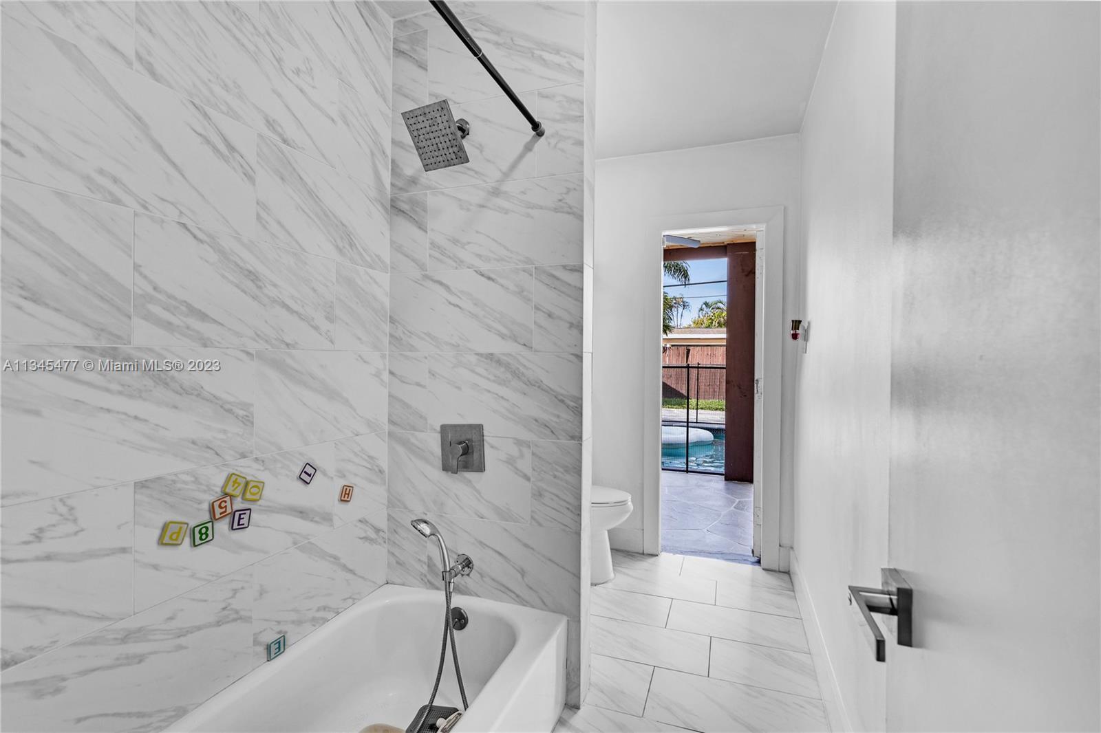 DRIFTWOOD PLAZA - Residential