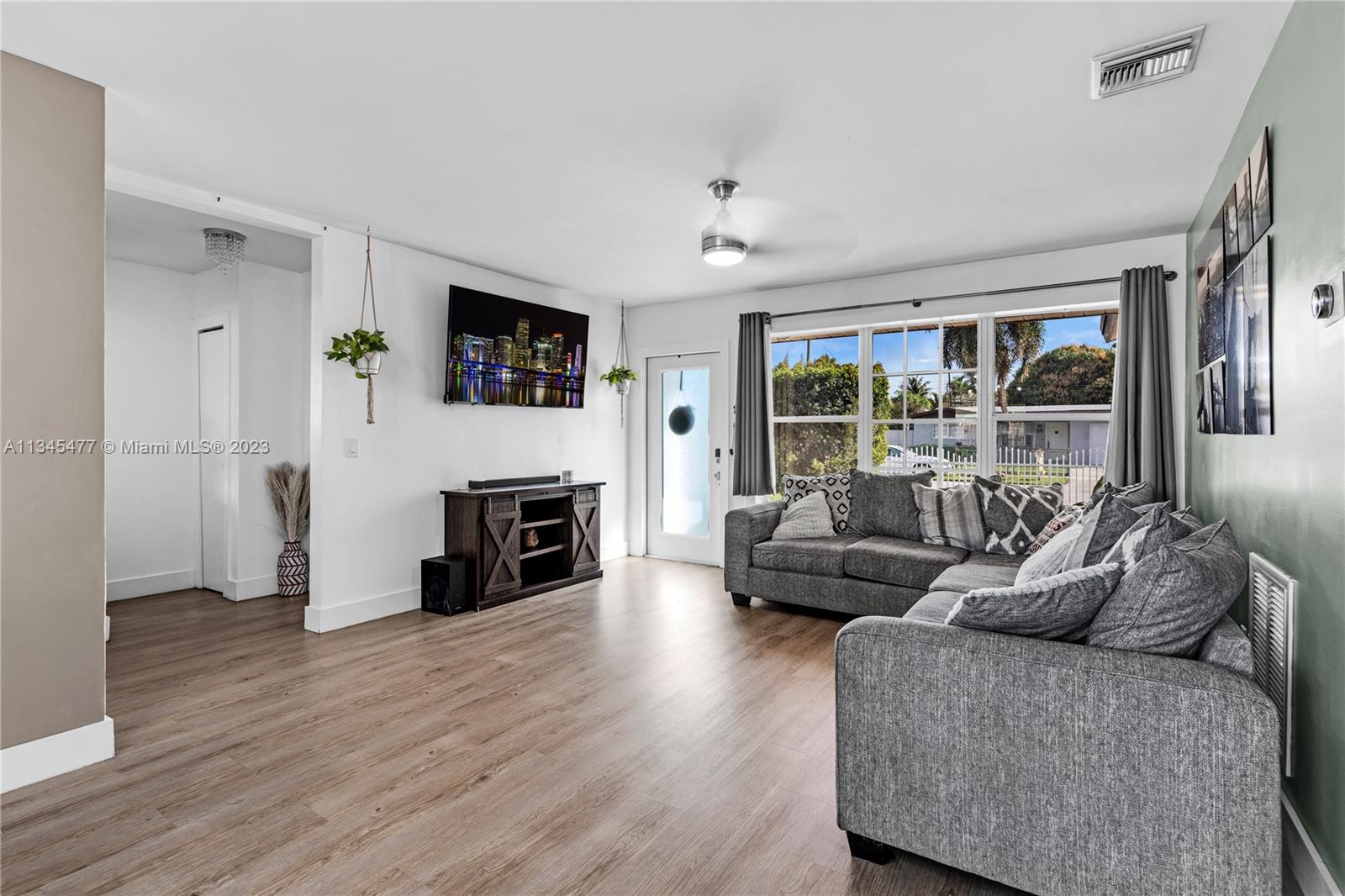 DRIFTWOOD PLAZA - Residential