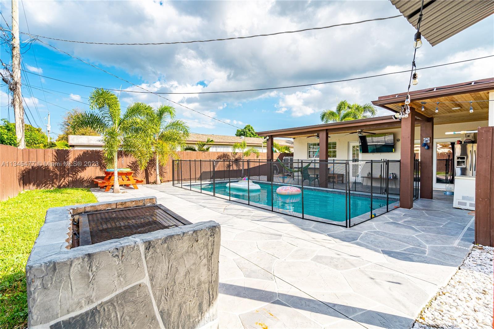 DRIFTWOOD PLAZA - Residential