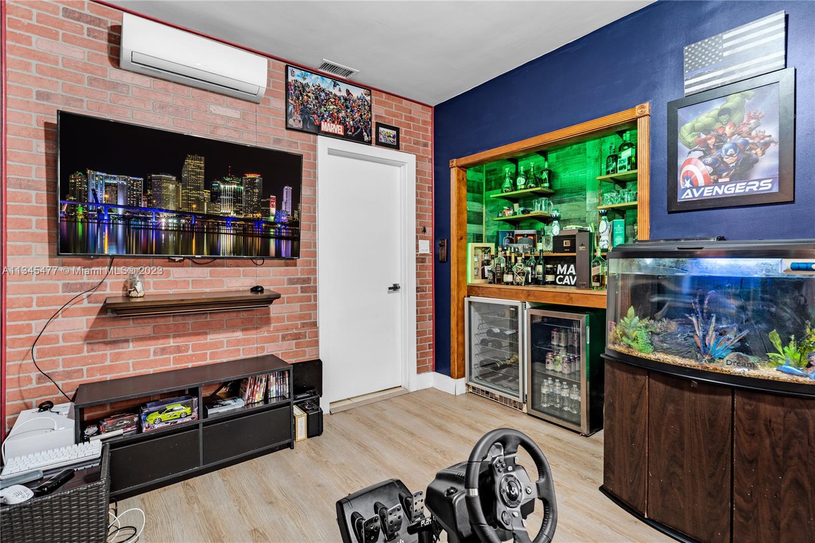 DRIFTWOOD PLAZA - Residential