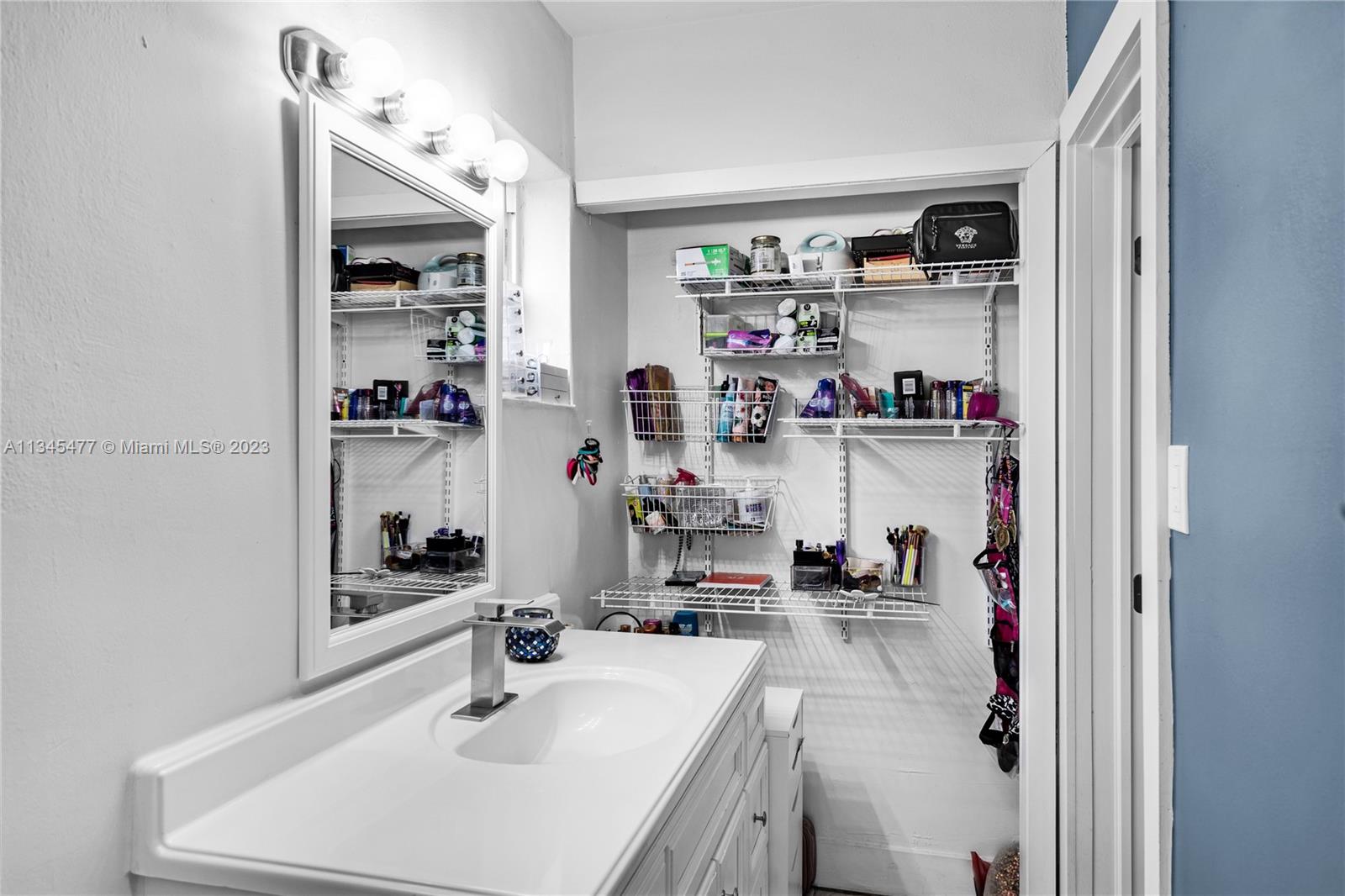 DRIFTWOOD PLAZA - Residential