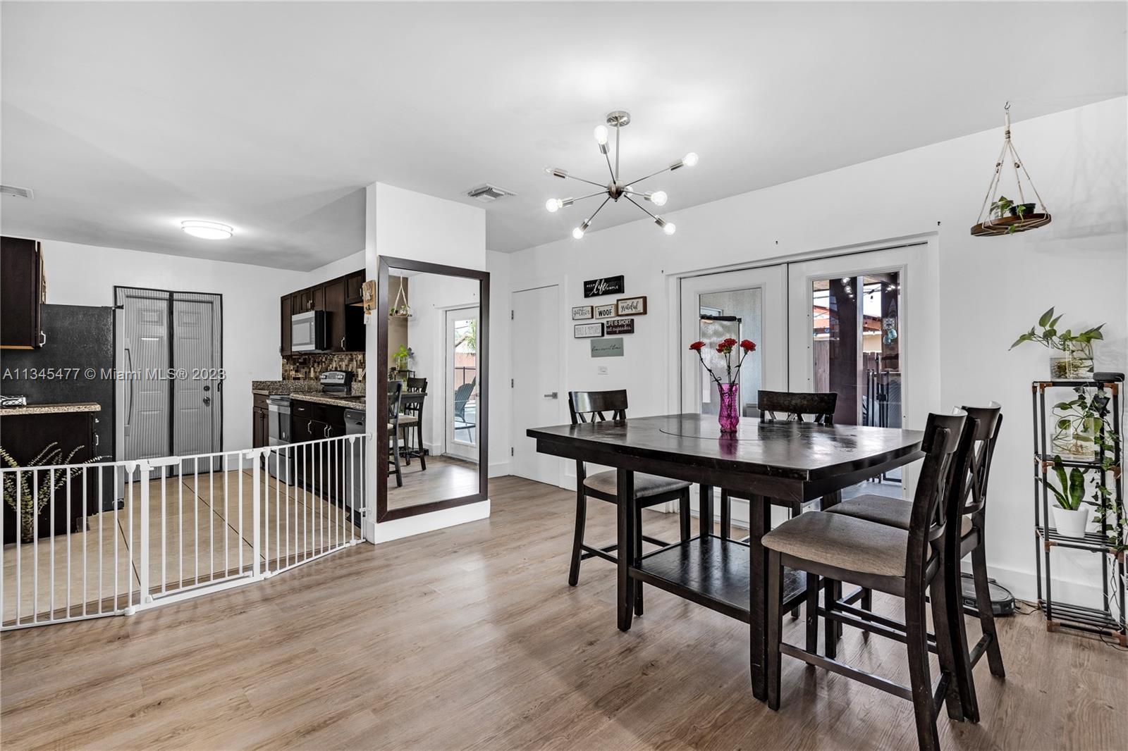 DRIFTWOOD PLAZA - Residential