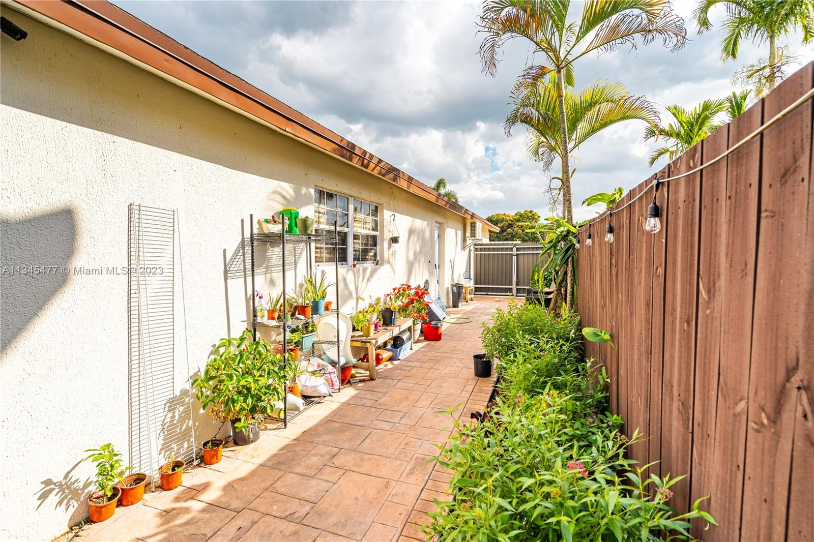 DRIFTWOOD PLAZA - Residential