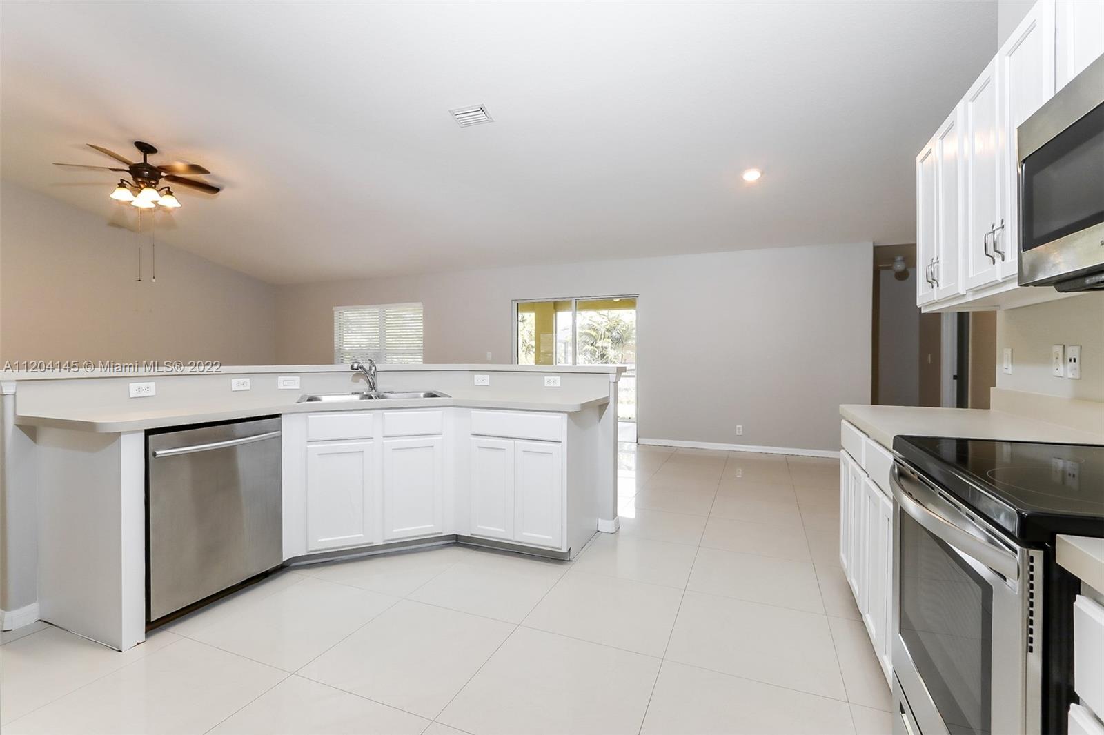 PORT ST LUCIE SECTION 33 - Residential Lease