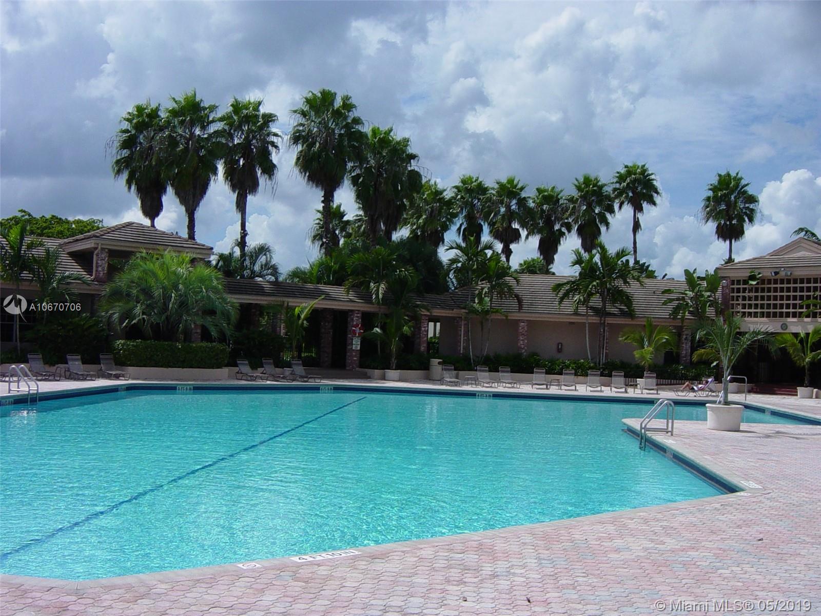 EMBASSY LAKES ESTATES - Residential