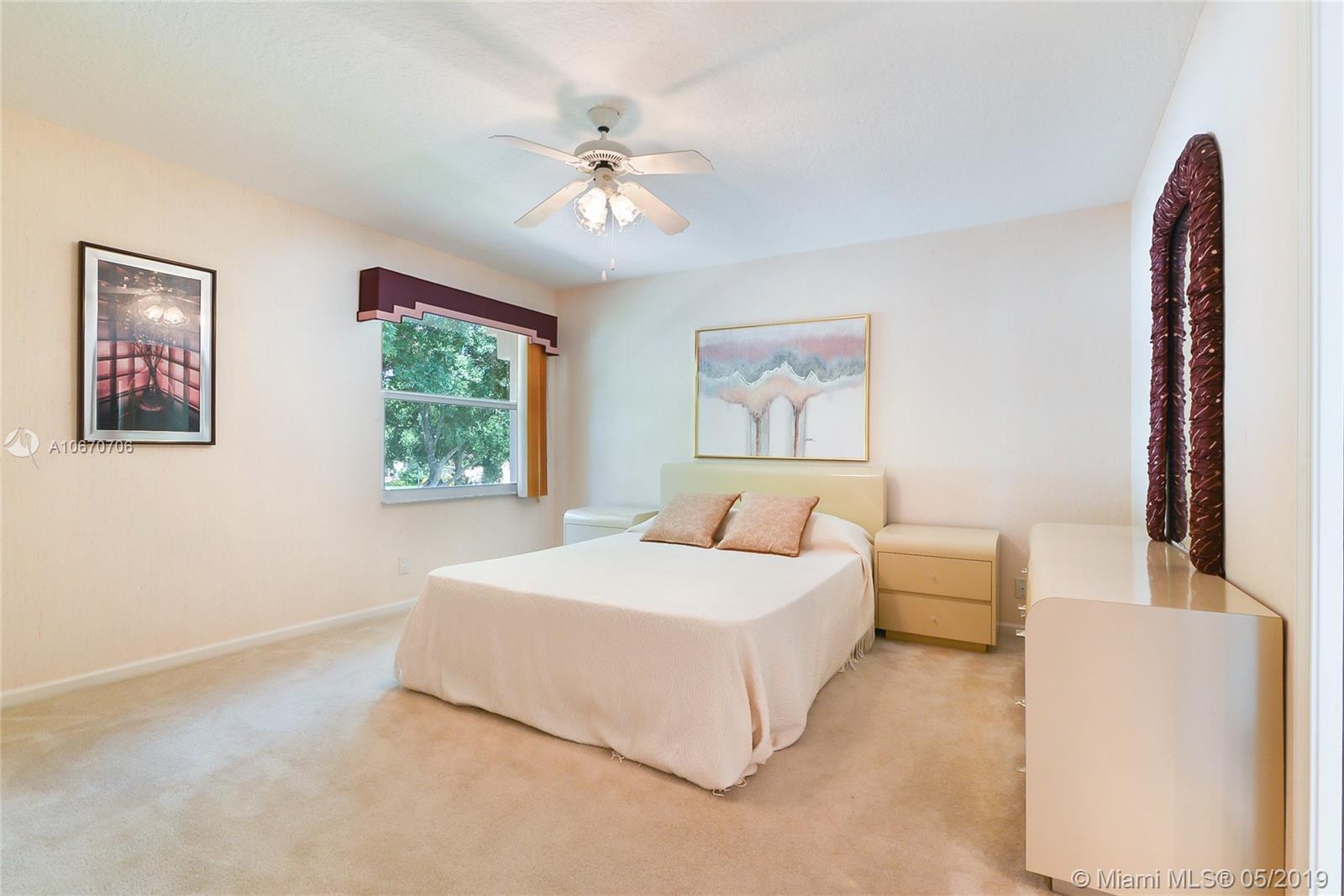 EMBASSY LAKES ESTATES - Residential