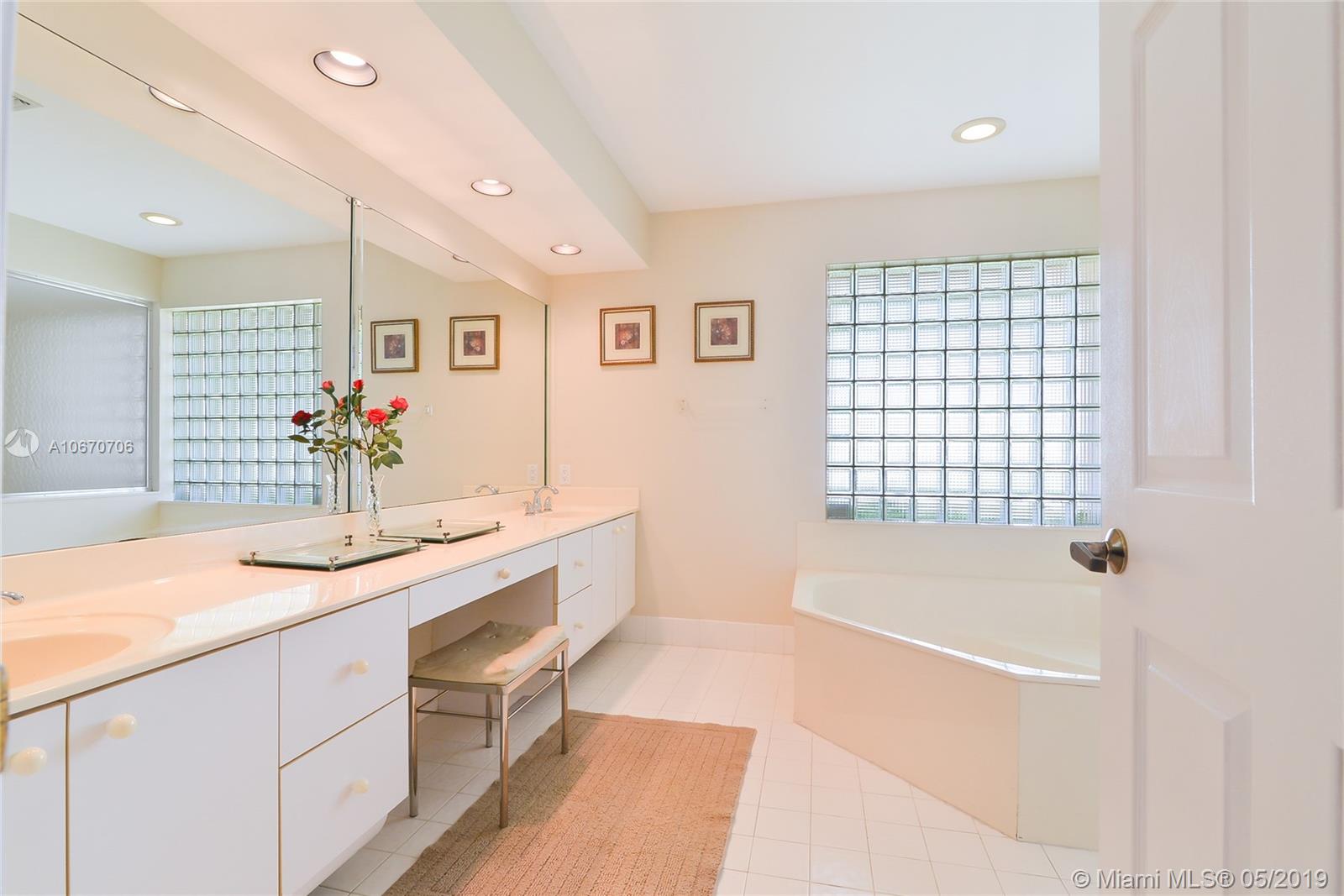 EMBASSY LAKES ESTATES - Residential