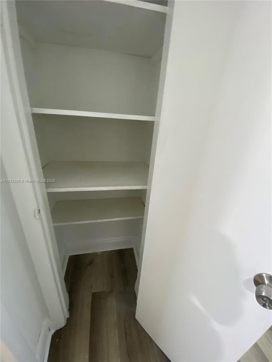 NORTH HOLLYWOOD - Residential