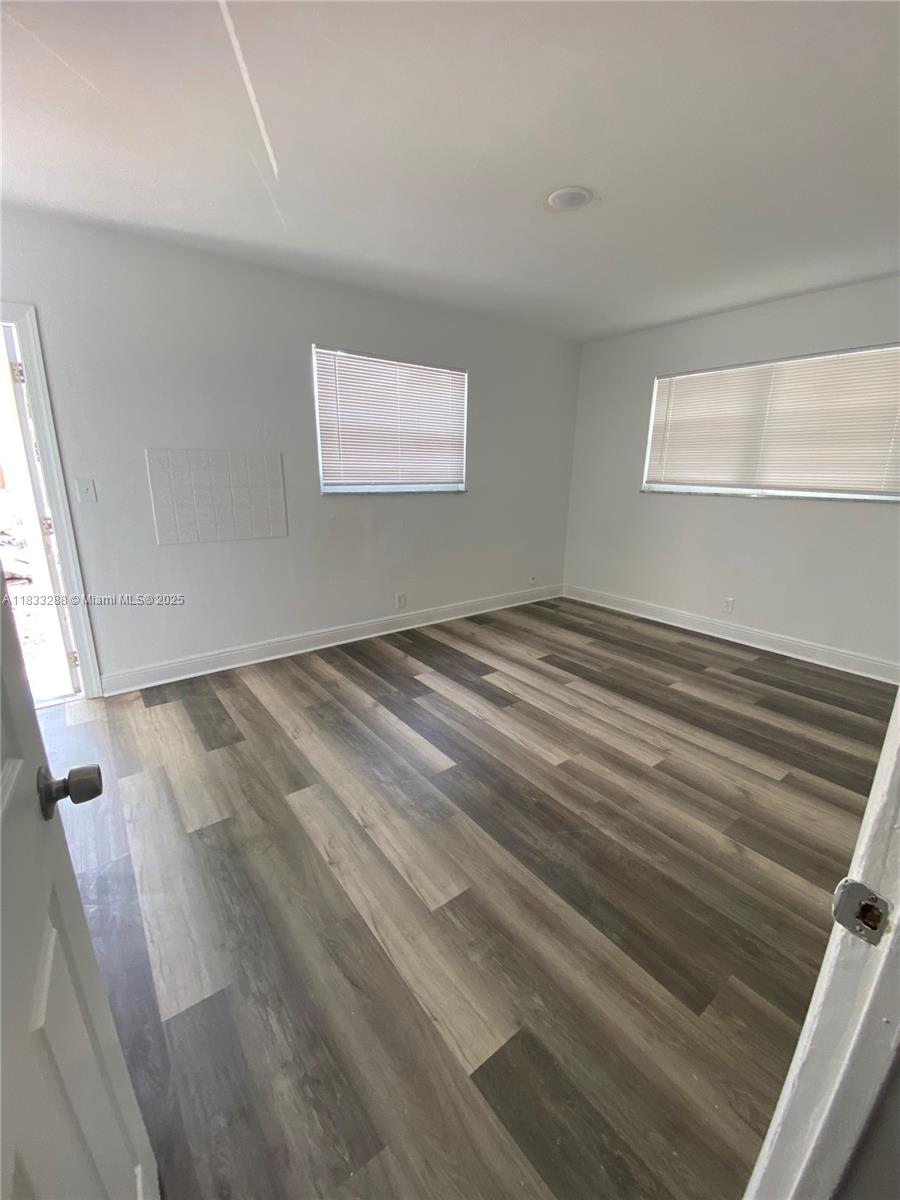 NORTH HOLLYWOOD - Residential