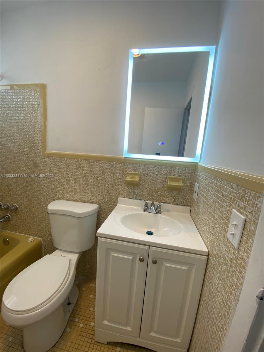 NORTH HOLLYWOOD - Residential