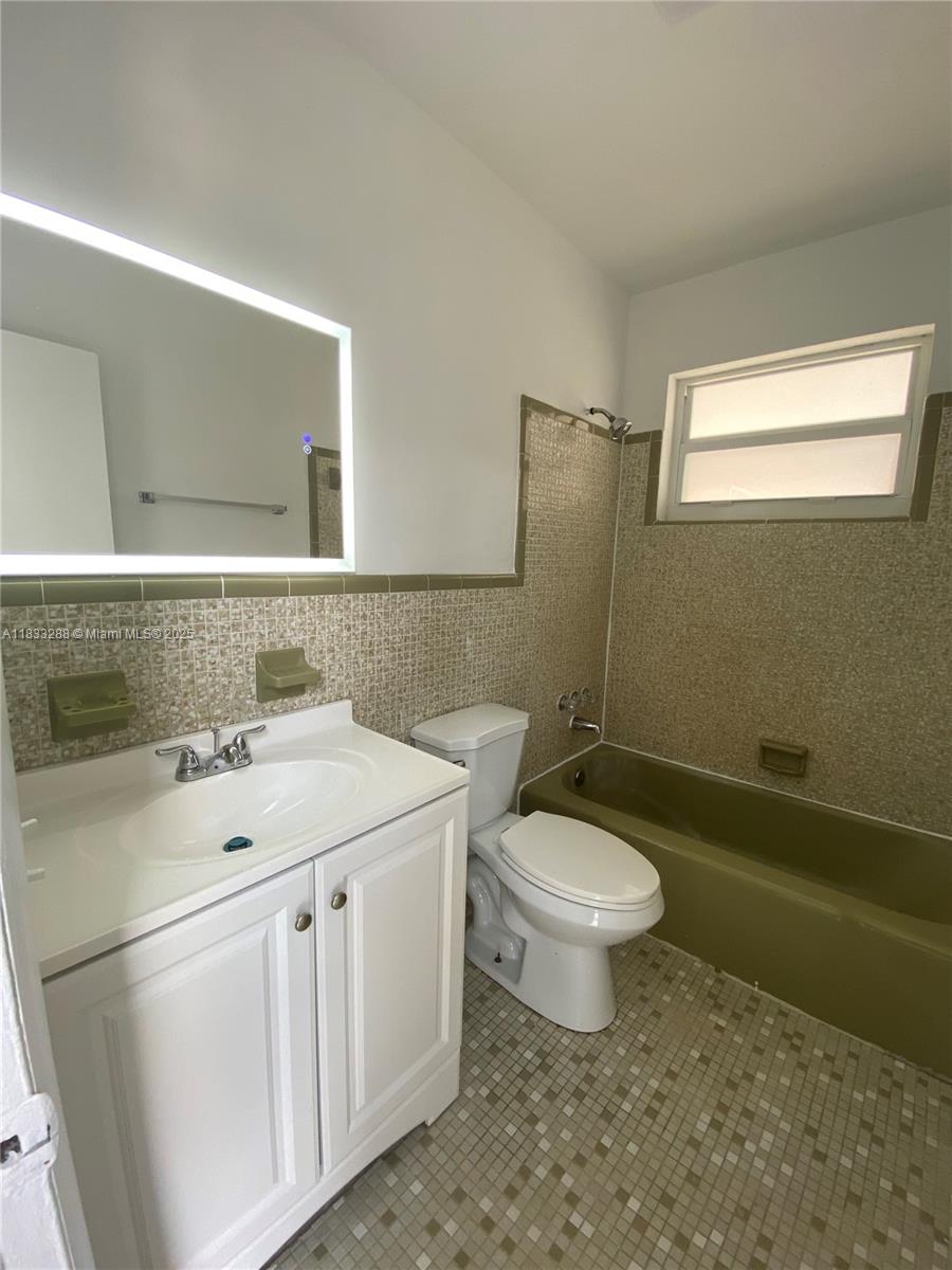 NORTH HOLLYWOOD - Residential