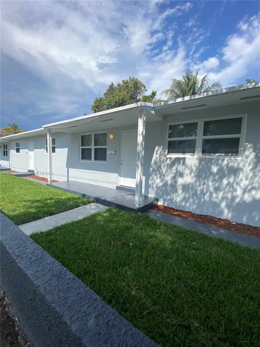 NORTH HOLLYWOOD - Residential