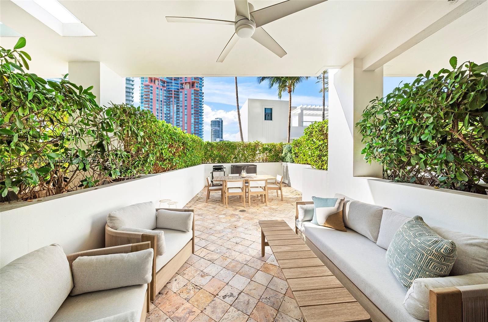 Your winter home awaits at the Continuum! Miami Beach's most coveted condominium with its private 13-acre beachfront oasis offering amenities galore, at the southernmost tip of the island, in the South of Fifth enclave. Italian furnishings and rare, oversized outdoor living space makes this the perfect seasonal home to start off 2025 with a lavish lifestyle. Walk to Miami's top restaurants including Michelin starred Azabu, Catch, Joe's Stone Crabs, Mylos, Forte Di Marme, Hasalon and so many more. Immerse yourself in a life of wellness with daily Pilates, spinning and yoga classes, or book a personal trainer, all within a 24K sqft fitness center. Ther's also 3 tennis courts and a full-service spa offers med-spa treatments, massage, steam/sauna/cold-plunge, facials and beauty salon.