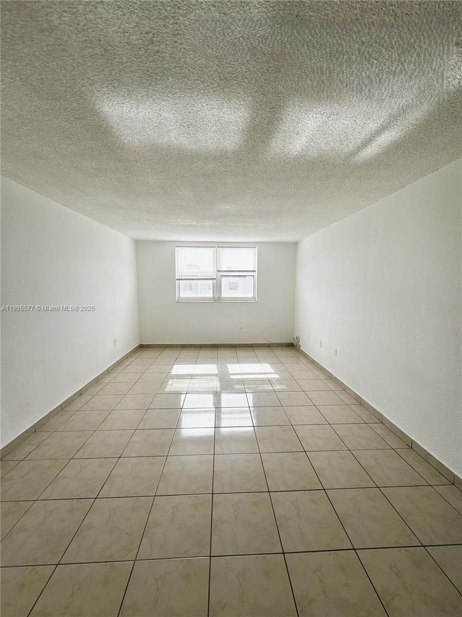 LAS ESTRELLAS CONDO - Residential Lease