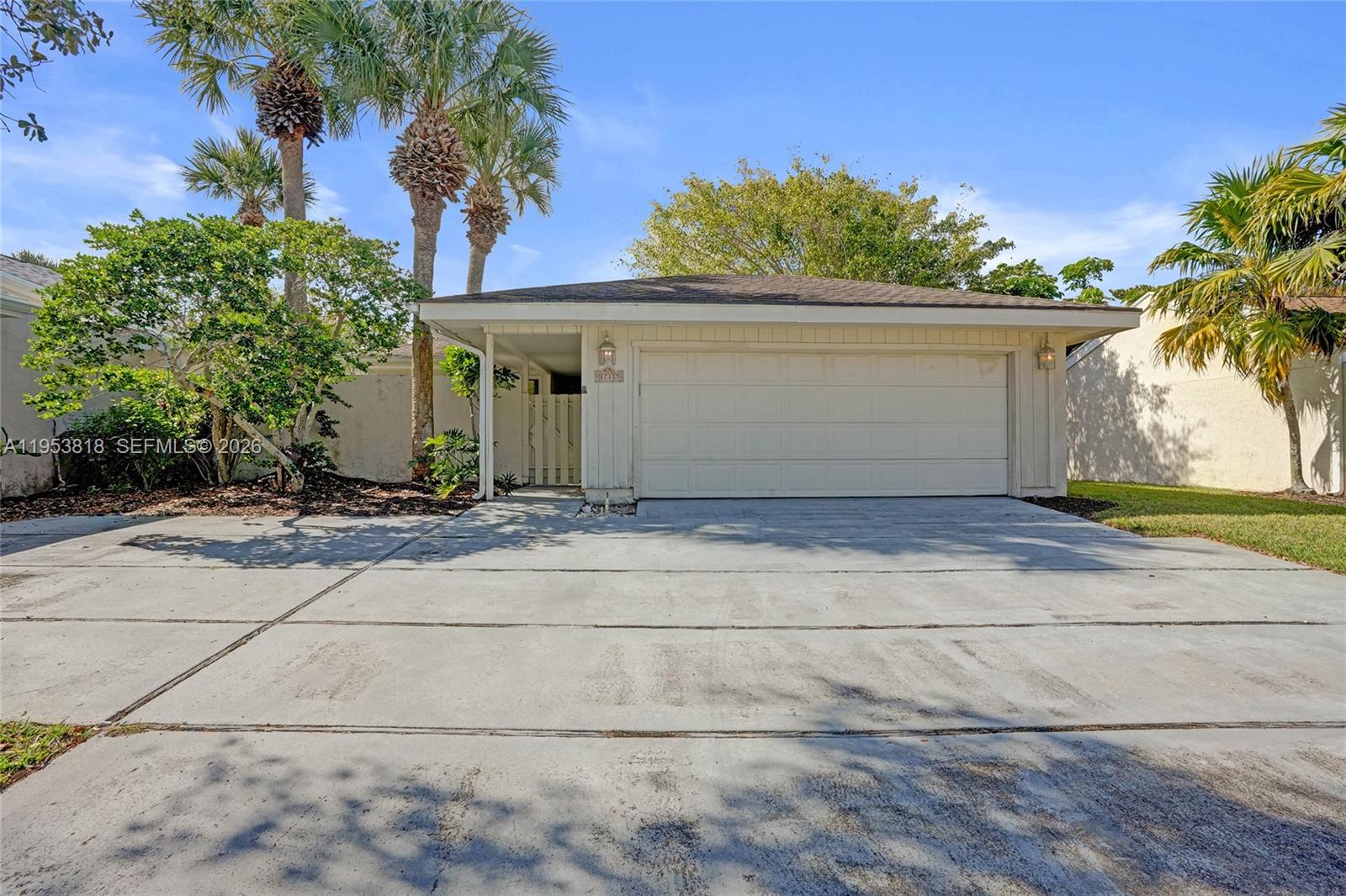 BAYTOWNE OF JONATHANS LAN - Residential