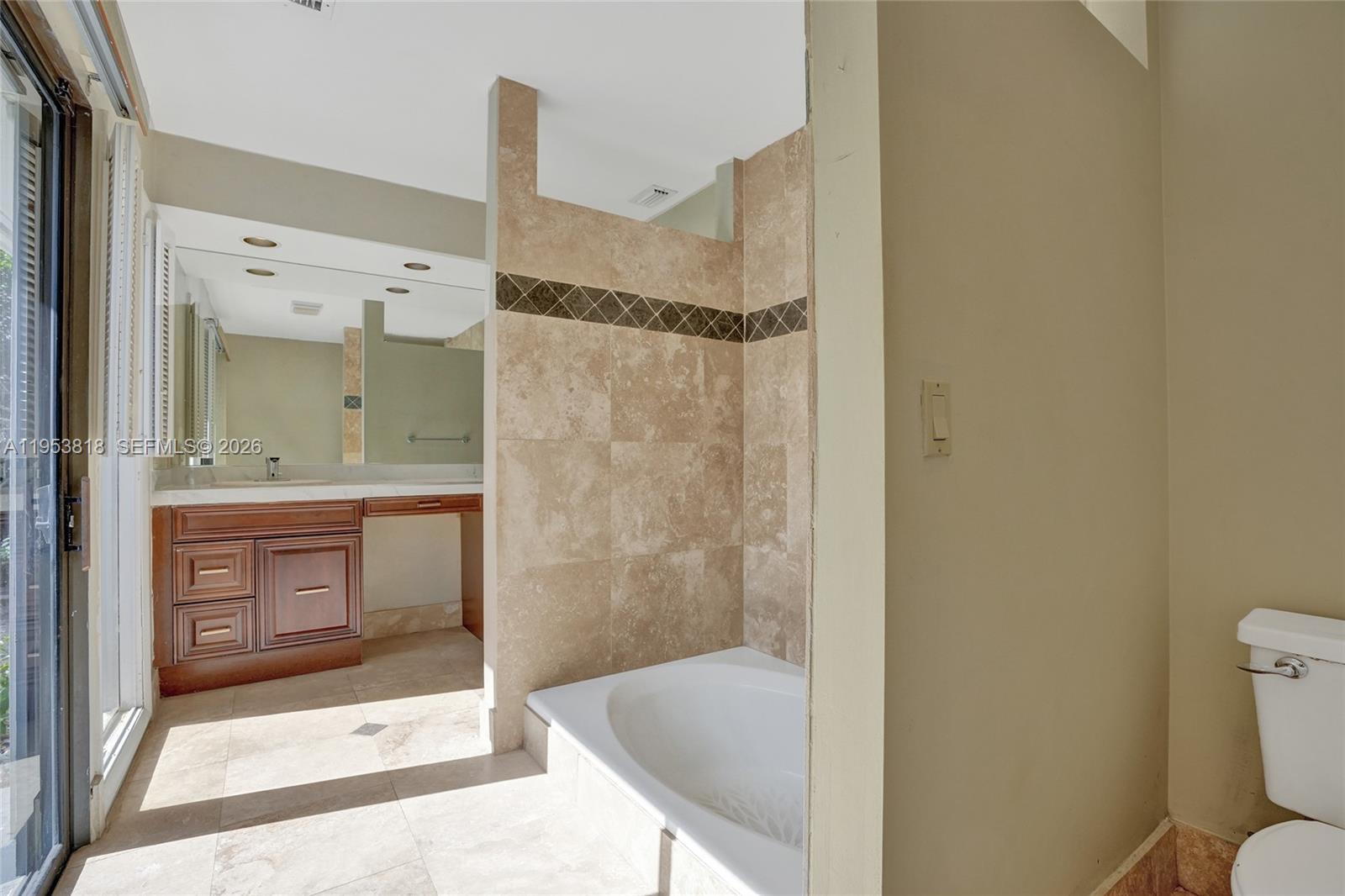 BAYTOWNE OF JONATHANS LAN - Residential