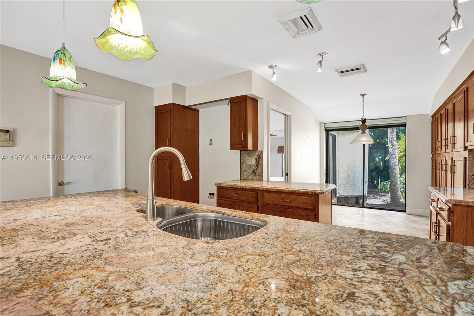 BAYTOWNE OF JONATHANS LAN - Residential