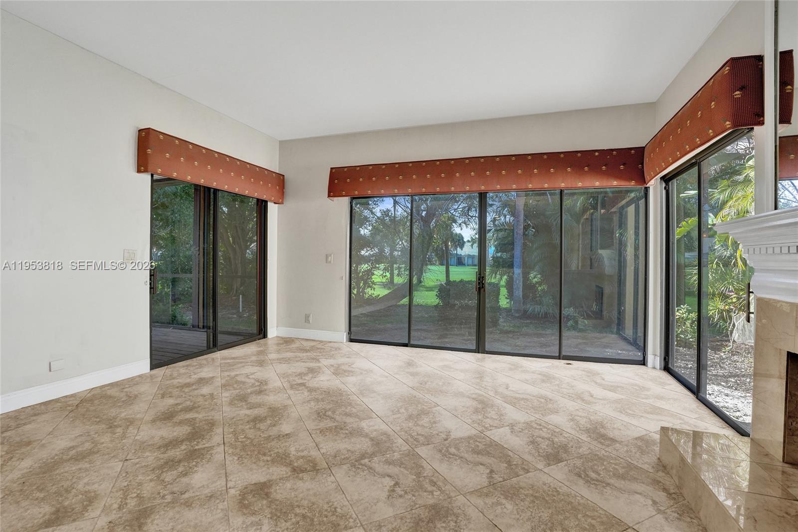 BAYTOWNE OF JONATHANS LAN - Residential