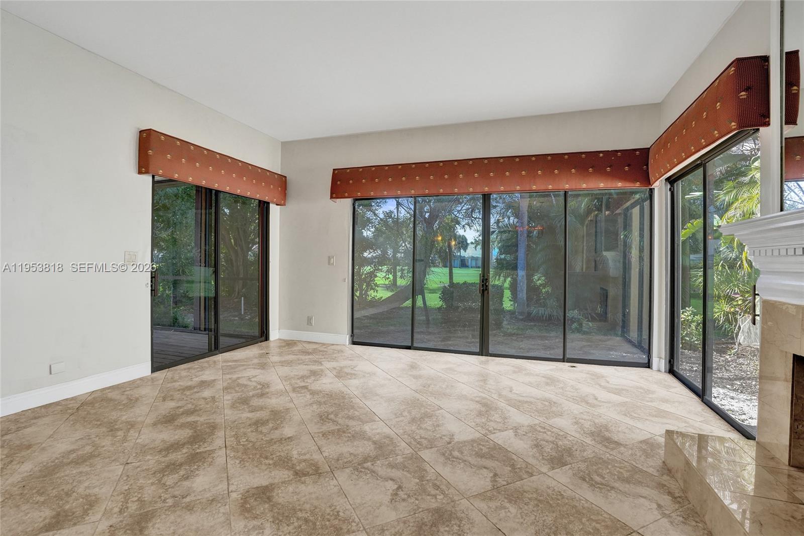 BAYTOWNE OF JONATHANS LAN - Residential