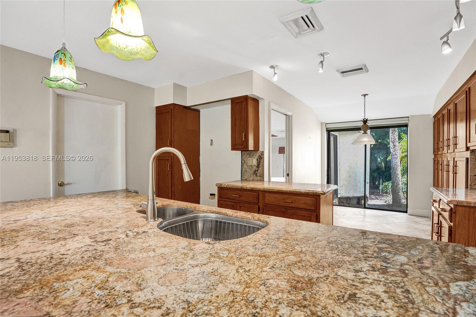 BAYTOWNE OF JONATHANS LAN - Residential