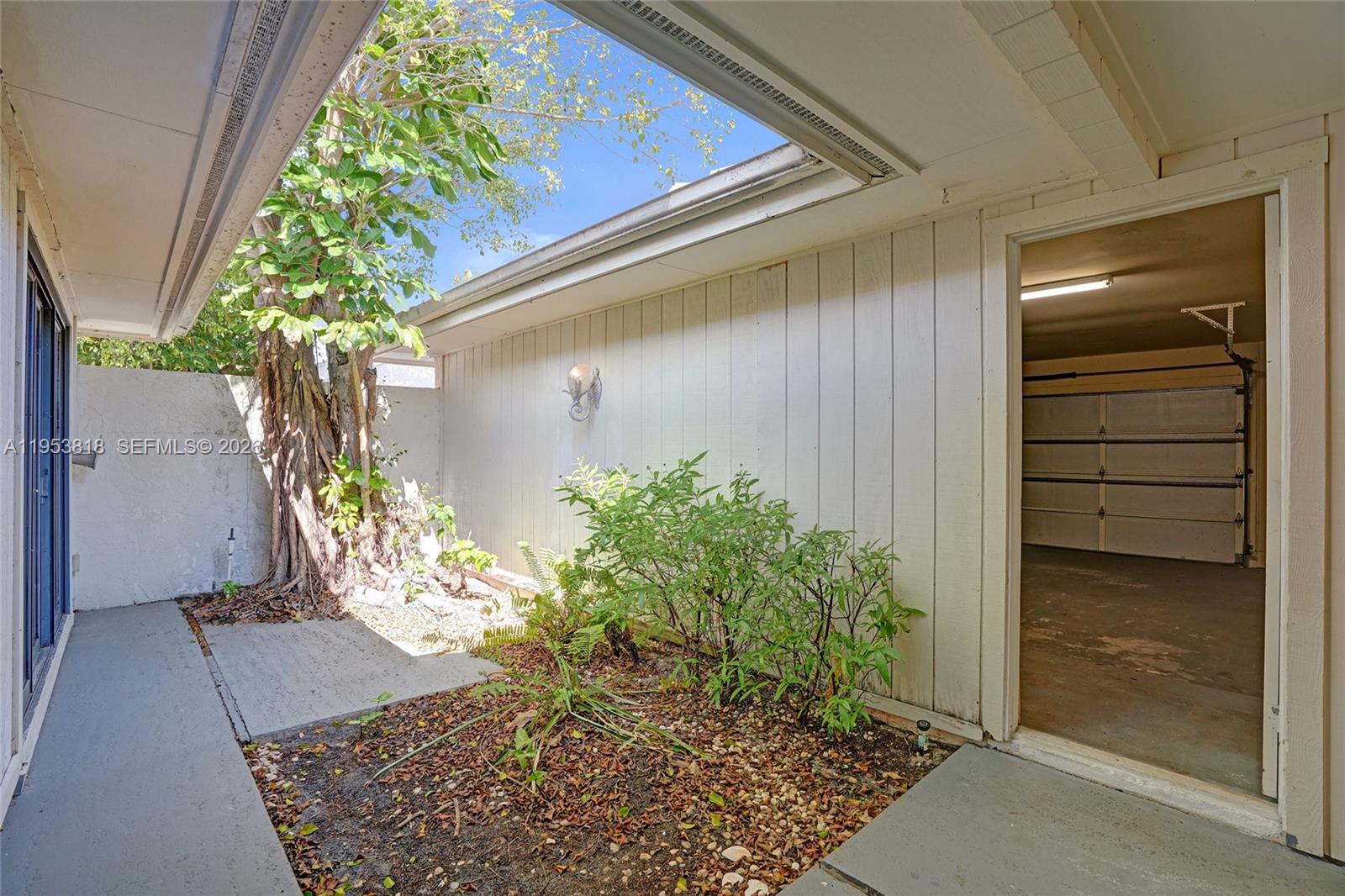 BAYTOWNE OF JONATHANS LAN - Residential