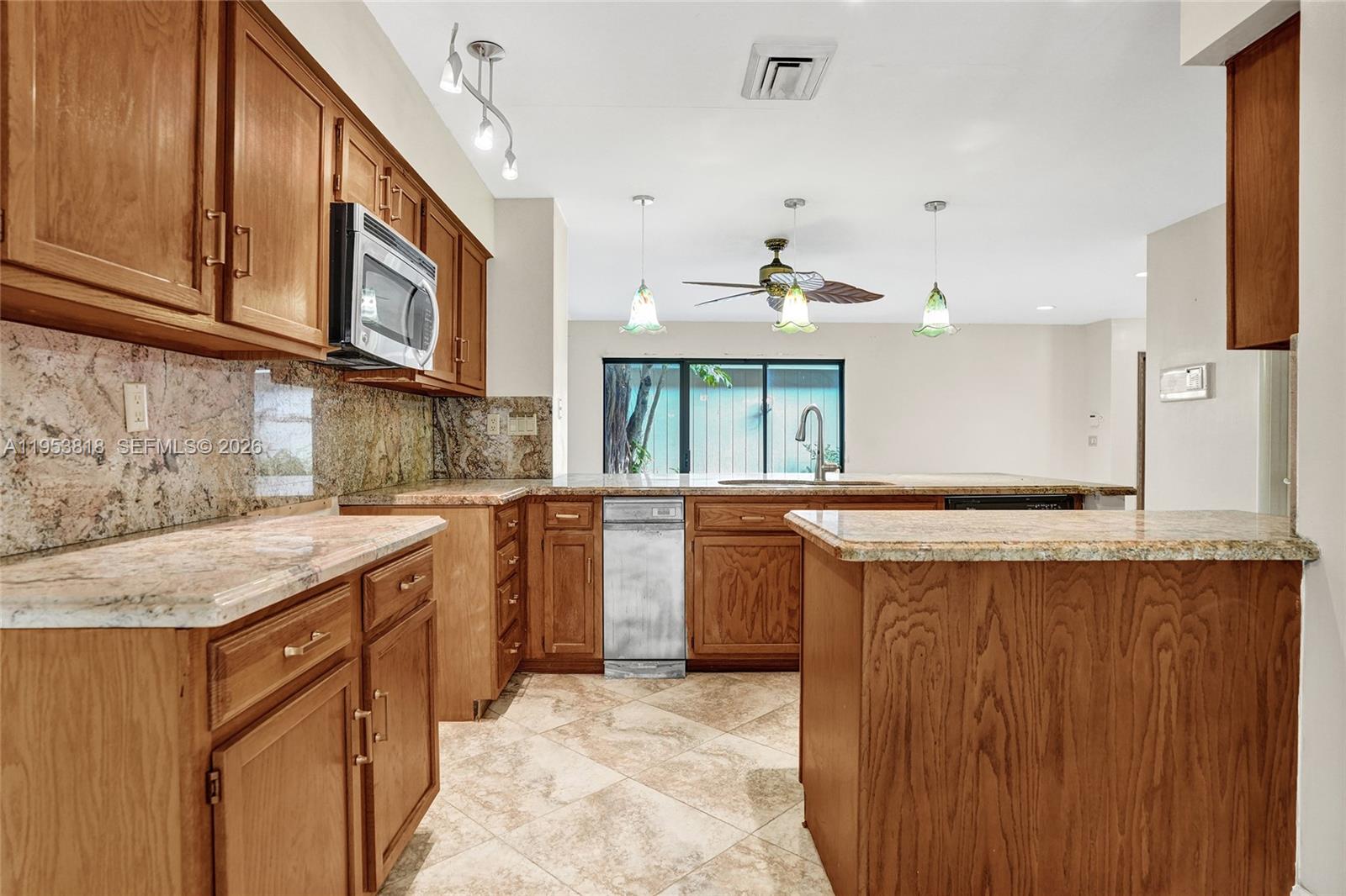 BAYTOWNE OF JONATHANS LAN - Residential