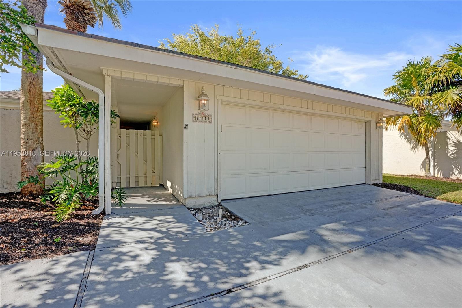 BAYTOWNE OF JONATHANS LAN - Residential