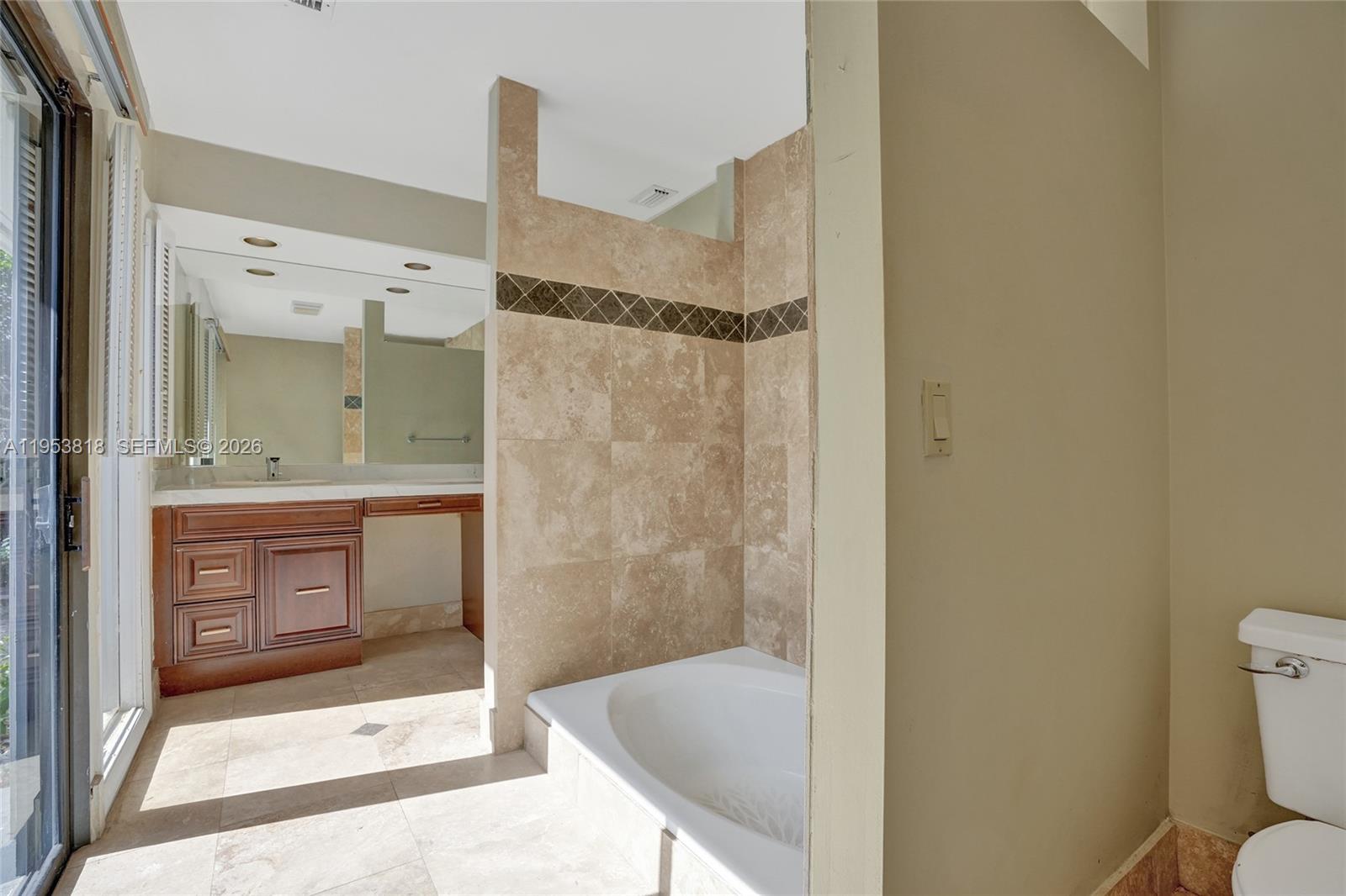 BAYTOWNE OF JONATHANS LAN - Residential