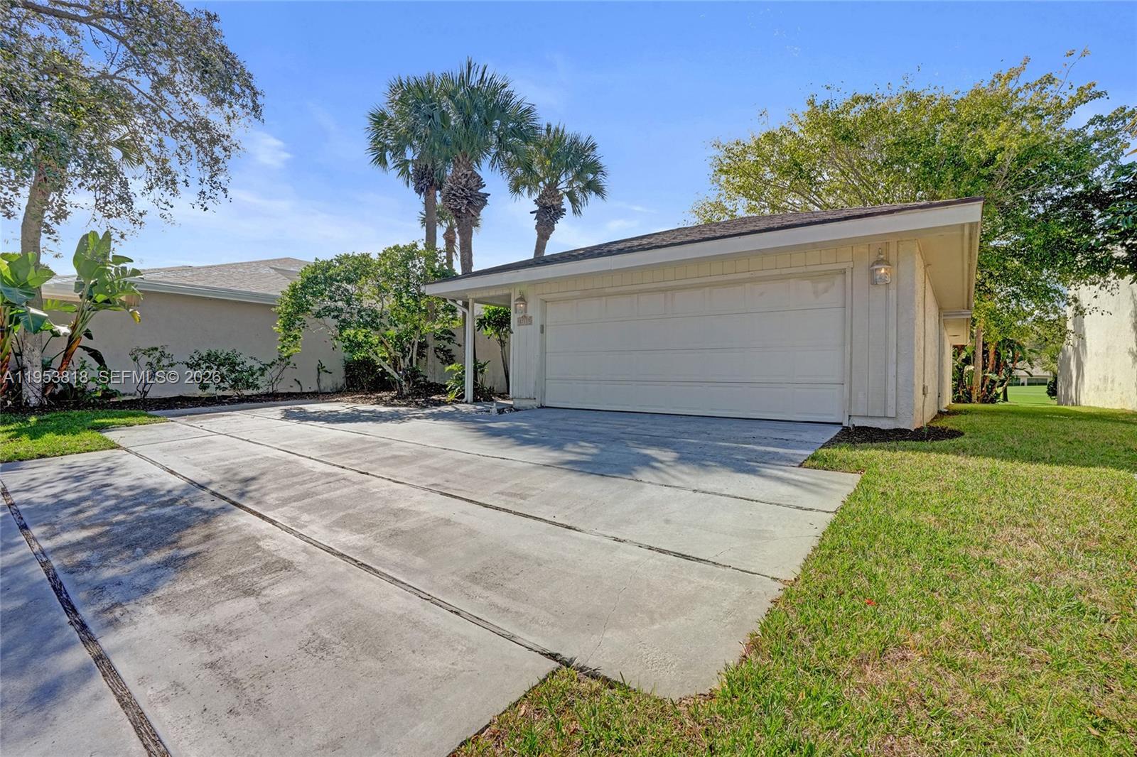 BAYTOWNE OF JONATHANS LAN - Residential