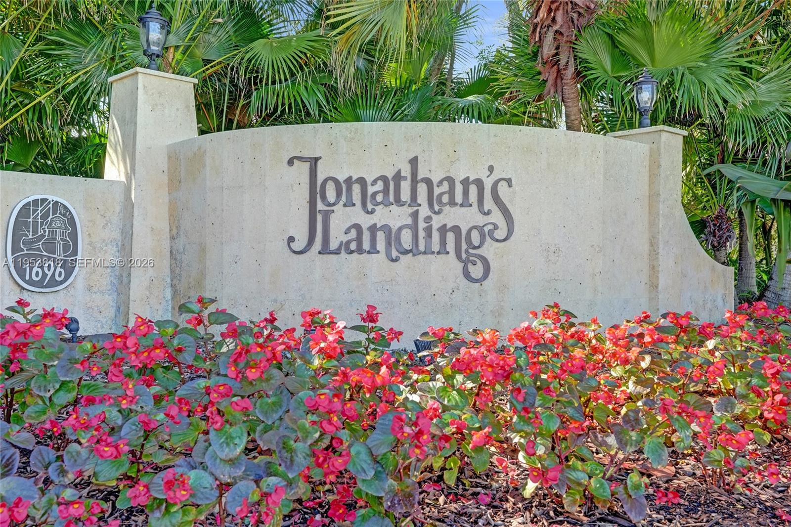 BAYTOWNE OF JONATHANS LAN - Residential