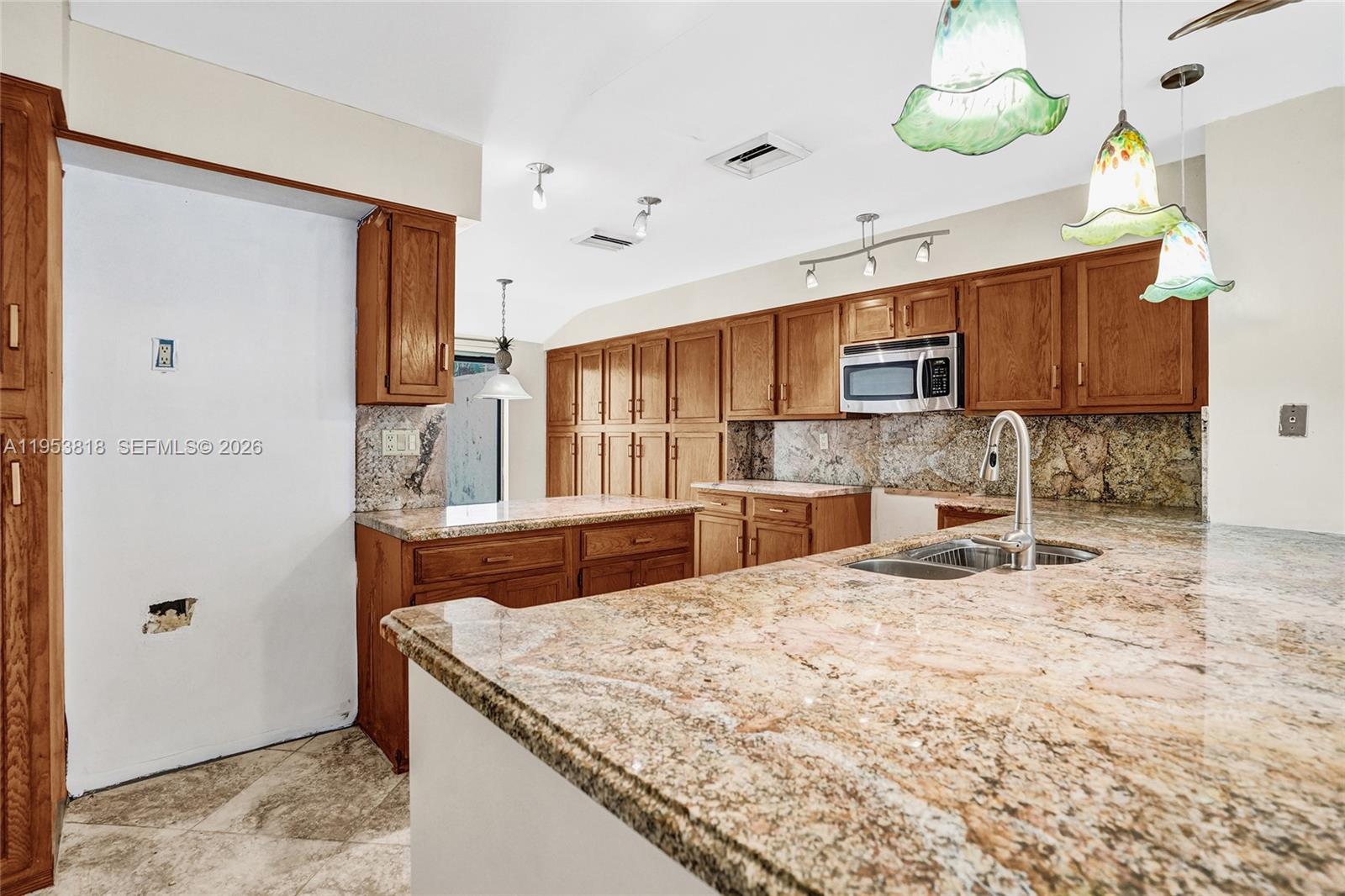 BAYTOWNE OF JONATHANS LAN - Residential