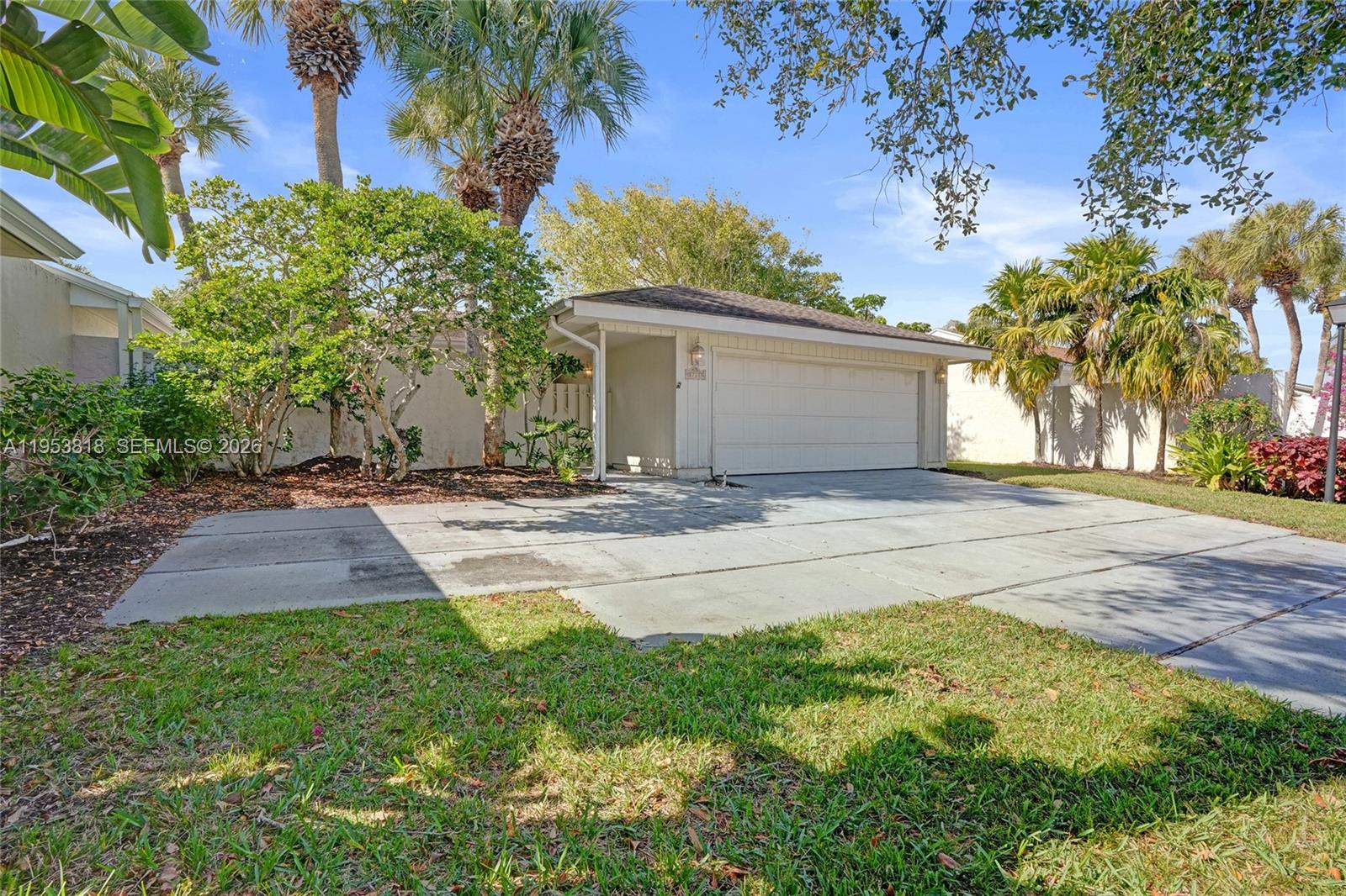 BAYTOWNE OF JONATHANS LAN - Residential