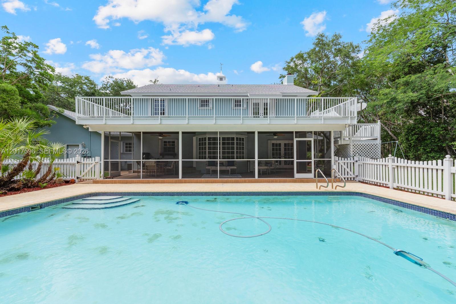 REDLANDS - Residential