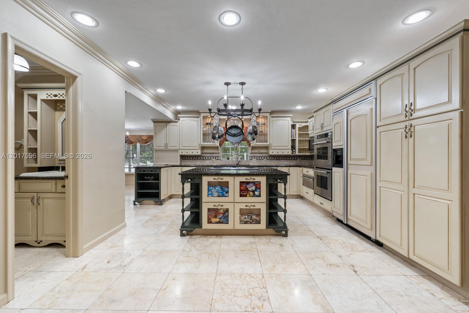 REDLANDS - Residential